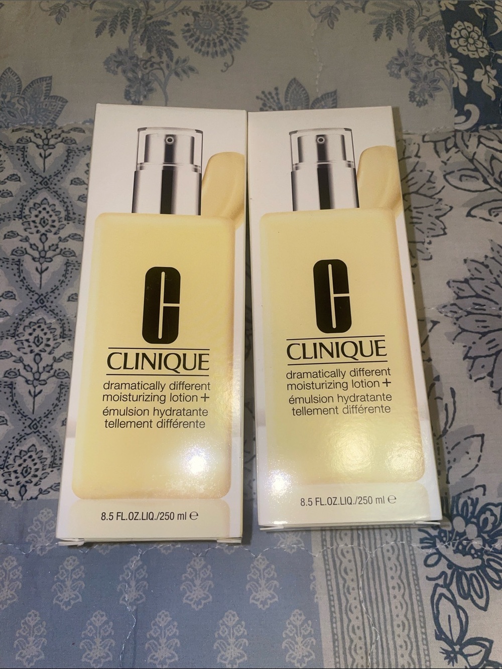 2 pcs BNIB Clinique Dramatically Different Moisturizing Lotion 8.5 Oz each